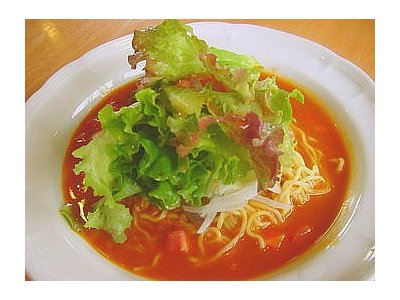 ピリ辛スープのトマト麺