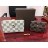 【LOUIS　VUITTON　ルイ・ヴィトン　N61676　ポルトフォイユ・ヴィエノワ　がま口財布　ダミエ・アズール　と　N62925　ラドロー　小銭入れ兼カードケース　ダミエ・エベヌ】お買取させて頂きました（＾＾）　ヴィトン　シャネル　エルメス　グッチ　プラダ　コーチ　などなど絶賛高価買取中!!　沢山のお客様にお持ちいただいております!!　好評頂いております、出張買取も是非、ご利用下さい。楽々お電話1本でご自宅にお伺いいたします。もちろん無料見積もりです(^-^)!!046-838-6031まで☆