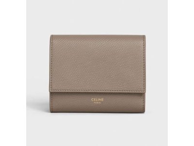 目の肥えた大人におすすめしたい『フルラ』の財布