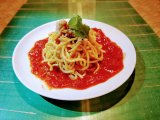 パスタ コン トマテ イ ケソ（濃厚トマトソースとチーズのパスタ）