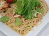 只今、ランチタイム１５：００まで継続中、席にまだ余裕ございます。