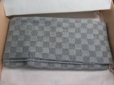 ヴィトンのマフラーをお買取りさせていただきました。