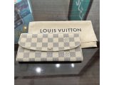 LOUIS VUITTON ダミエ アズール ポルトフォイユ・エミリー ローズバレリーヌを買取致しました！【かいとる雪が谷大塚駅前店】