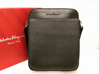 フェラガモ ショルダーバッグお買い取り