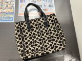 コーチ シグネチャーハンドバッグ ご売却頂きました。