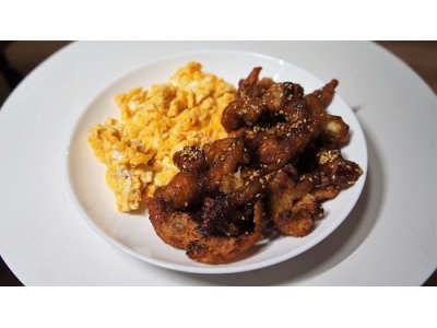 鶏皮揚げ