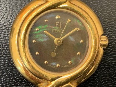 フェンディ FENDI クオーツ腕時計 電池切れ 高価買取させて頂きました。 止まった腕時計「そのまま」お持ち下さい