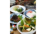 鱒夫亭では、日本の美味しい和食をお楽しみください。
