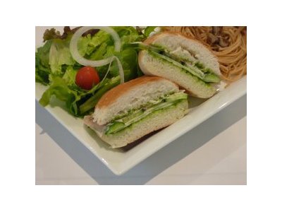 神田明神大鳥居横 ライオンズプラザ御茶ノ水1階のカフェケイアンドユウです。おはようございます。