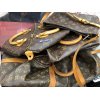 ☆古いバッグも高価買取☆　【ヴィンテージ・モノグラム　LOUIS　VUITTON　ルイ・ヴィトン　キーポル　スピーディ　トロターなどなどたくさんの古いバッグ】高価買取させて頂きました!!　20年から30年前のお品物達ですが…問題なく高値で高価買取させて頂きました(^-^)!!　業界歴の長いプロの買取鑑定査定士がいますのでお客様にも安心信頼迅速査定でご好評頂いております♪
