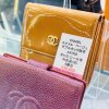 CHANEL シャネル エナメルベージュ ダブルホック財布 A47503　店頭販売中！