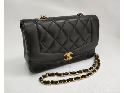 大黒屋 秦野店です。 5月6日(土) 本日も皆様のご来店、心よりお待ちしております! 【CHANEL シャネル マトラッセ ダイアナ 】 ブランドバッグ ・ブランド時計 中古品 買取強化中!!