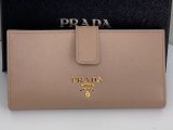 新品 プラダ サフィアーノ財布 お買取りさせて頂きました