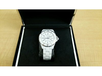 シャネルJ12(H0970)買取しました。質岡崎質屋岡崎市貴金属ジュエリー金プラチナダイヤモンド時計ロレックスオメガブランドバックルイヴィトンシャネル携帯スマートフォン商品券株主優待券図書カードクオカードのお買取は地域No1安心高価買取&質の大黒屋質岡崎店にお任せ下さい。