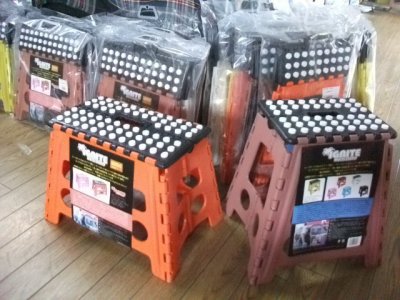椅子に!踏み台に!ボードスタンドに!