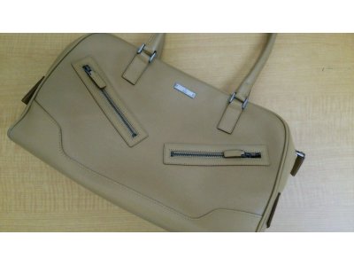 グッチバック買取しました。質岡崎質屋岡崎市貴金属ジュエリー金プラチナダイヤモンド時計ロレックスオメガブランドバックルイヴィトンシャネルエルメス携帯スマートフォン商品券株主優待券図書カードクオカードのお買取は地域No1安心高価買取&質の大黒屋質岡崎店にお任せ下さい。