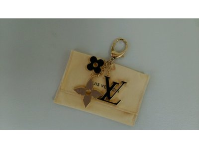 ルイヴィトンチャーム買取しました。質岡崎質屋岡崎市貴金属ジュエリー金プラチナダイヤモンド時計ロレックスオメガブランドバックルイヴィトンシャネル携帯スマートフォン商品券株主優待券図書カードクオカードのお買取は地域No1安心高価買取&質の大黒屋質岡崎店にお任せ下さい。
