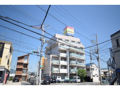 富田林市・喜志駅から徒歩4分のオートロック・セパレート・室内洗濯パンのレディースマンション。