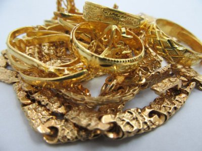 結婚指輪 イニシャル刻印のリング 金歯等・・・「金 プラチナ 壊れたネックレスやリングも買取強化中!!」