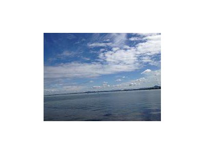 今日の琵琶湖と青い空