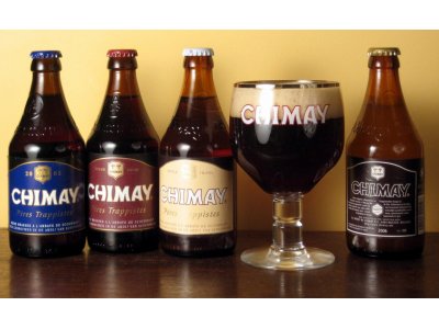 本日31日(水)17:30より営業します。  ベルギートラピストビール『CHIMAY』（各700円） 赤・白・青とそろえています。 一味違ったビール。ぜひ試してくださいね。