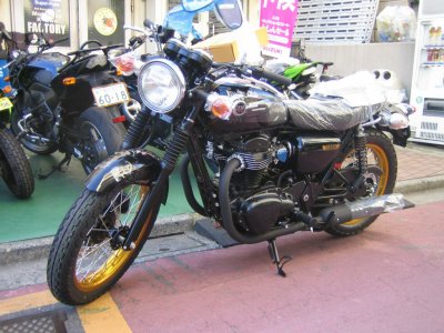 W800 レンタルバイク