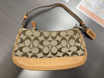 コーチ シグネチャー ハンドバッグご売却頂きました。