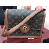 【LOUIS　VUITTON　ルイ・ヴィトン　M51372　ラスパイユ　モノグラムライン】お買取させて頂きました!!　廃盤商品ですが…もちろん高価買取!!　懐かしのあのモデルもお任せください(^-^)!!　べたつき　多少の破損　劣化　お任せください!!　プロの目でしっかり査定させていただきます!!　本日10：00～15：00の短縮営業です。